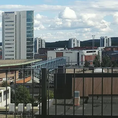 Moderni Avara Yksioe Jyvaeskylaen Ydinkeskustassa Apartmán