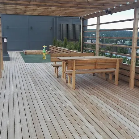 Moderni Avara Yksioe Jyvaeskylaen Ydinkeskustassa *