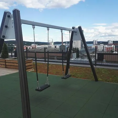 Moderni Avara Yksioe Jyvaeskylaen Ydinkeskustassa