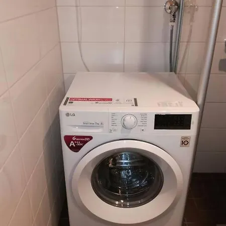 Apartamento Moderni Avara Yksioe Jyvaeskylaen Ydinkeskustassa *