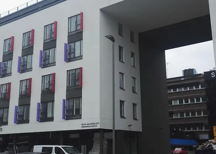 Apartamento Moderni Avara Yksioe Jyvaeskylaen Ydinkeskustassa *